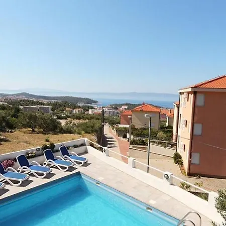 Sandra - With Pool Holiday home Makarska