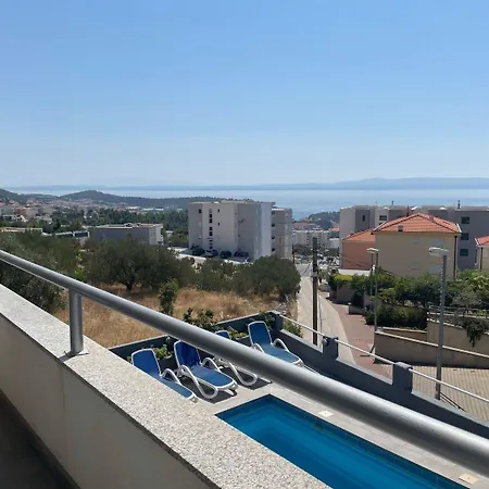 Sandra - With Pool Holiday home